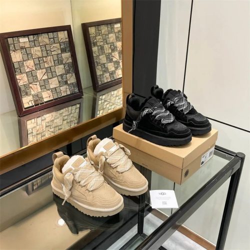 UGG La Cloud Low Chunky Sneakers Black and Beige