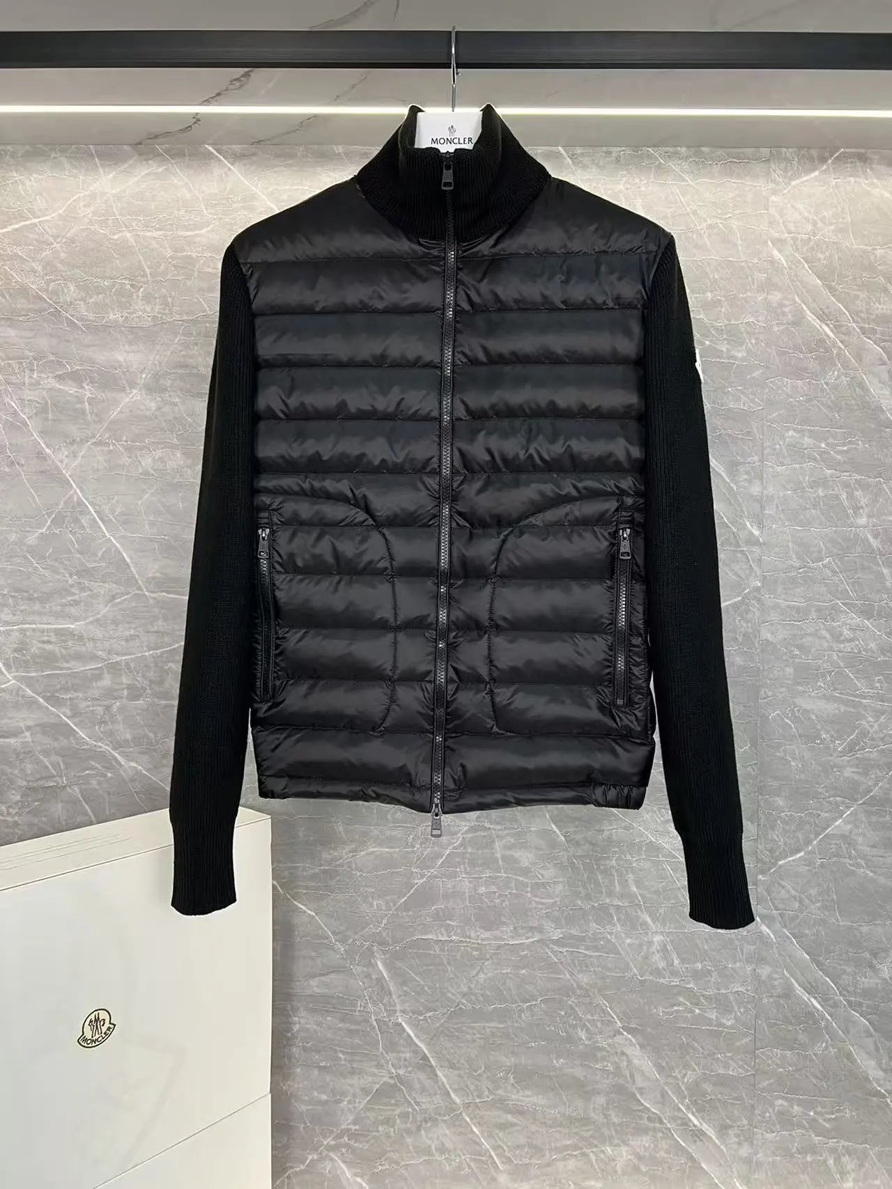 Moncler黑色薄款 Moncler黑色薄款
