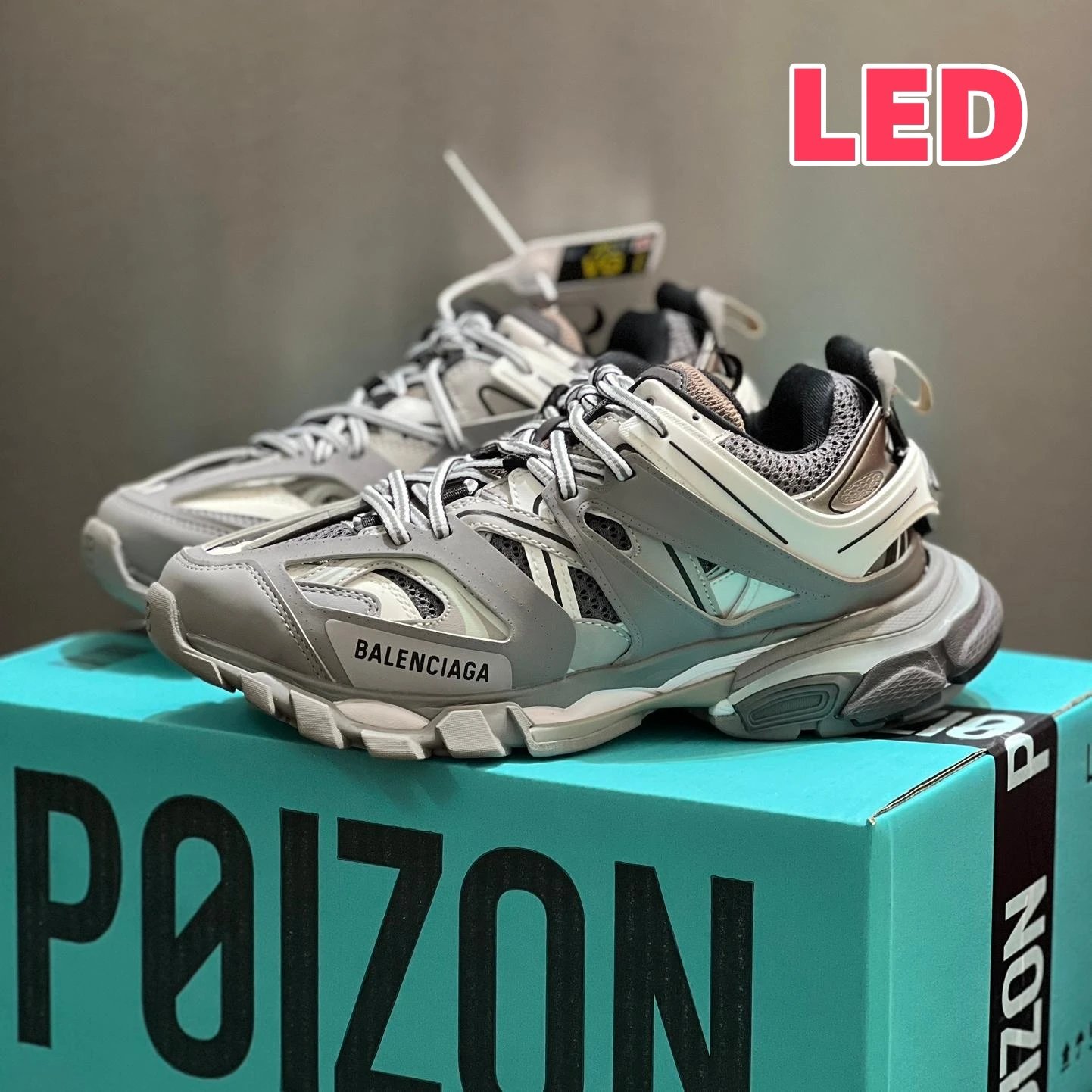 3 3
