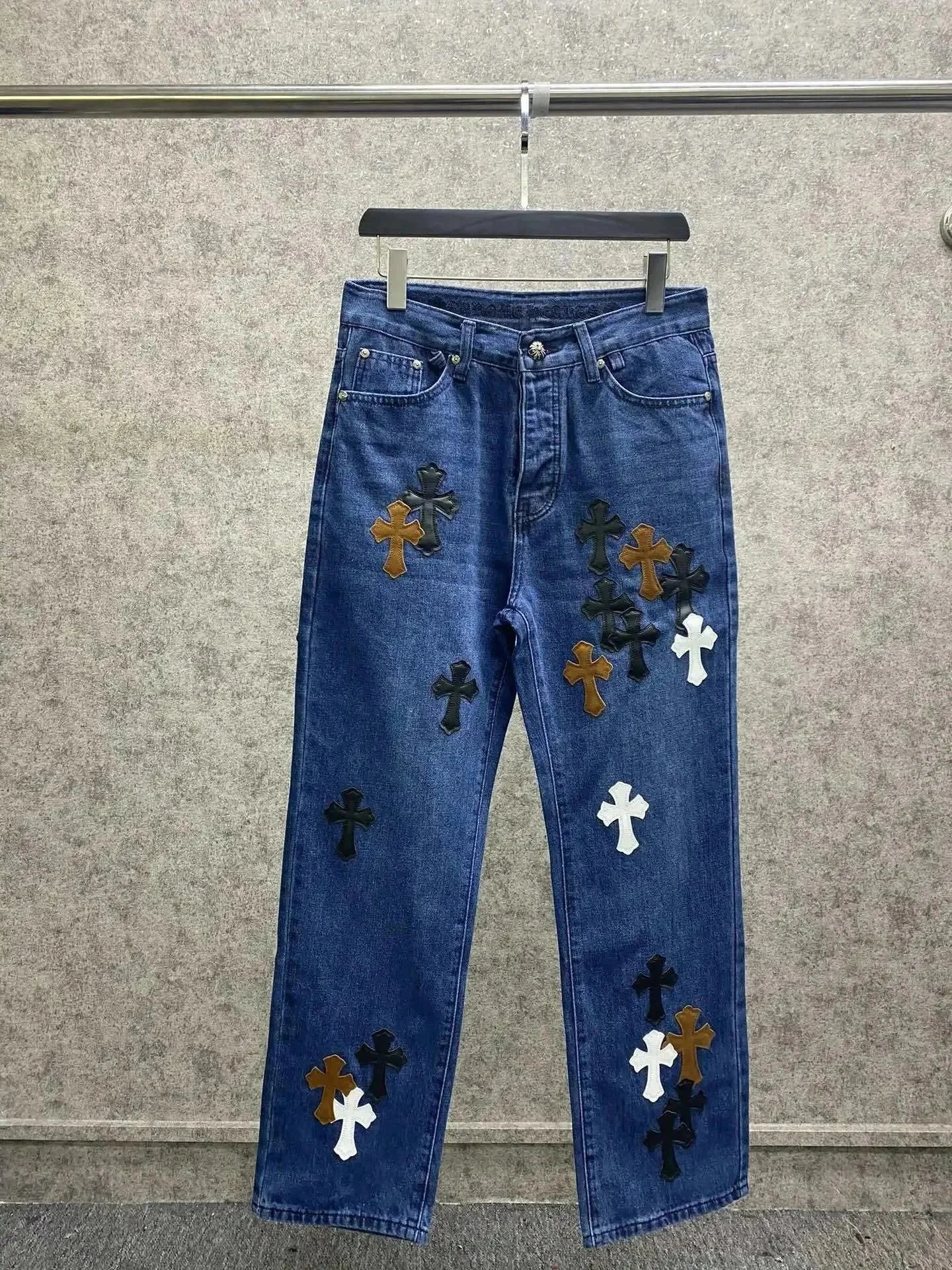 蓝裤黑白棕皮 蓝裤黑白棕皮
