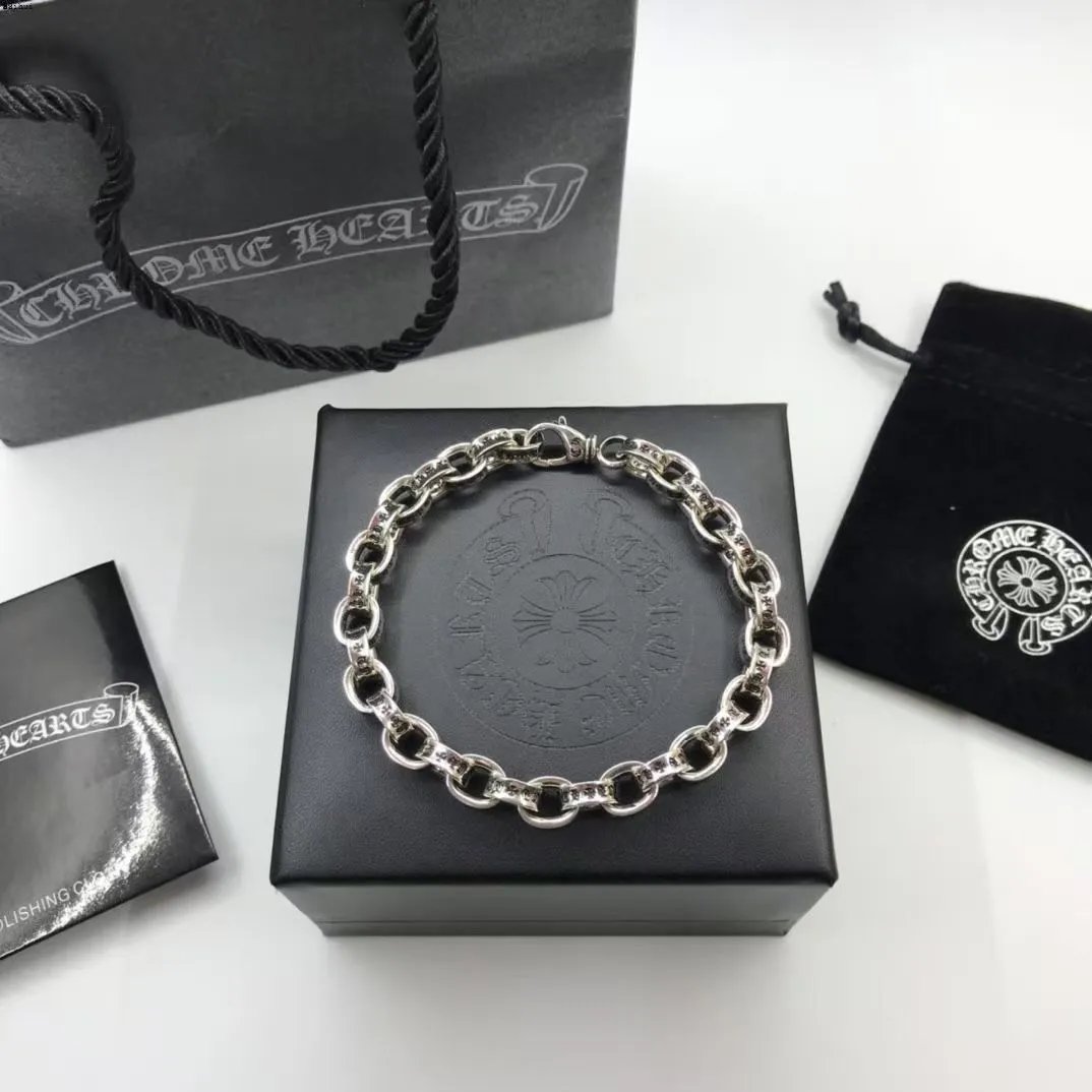 CH梵文手链22cm(专柜包装礼盒) CH梵文手链22cm(专柜包装礼盒)