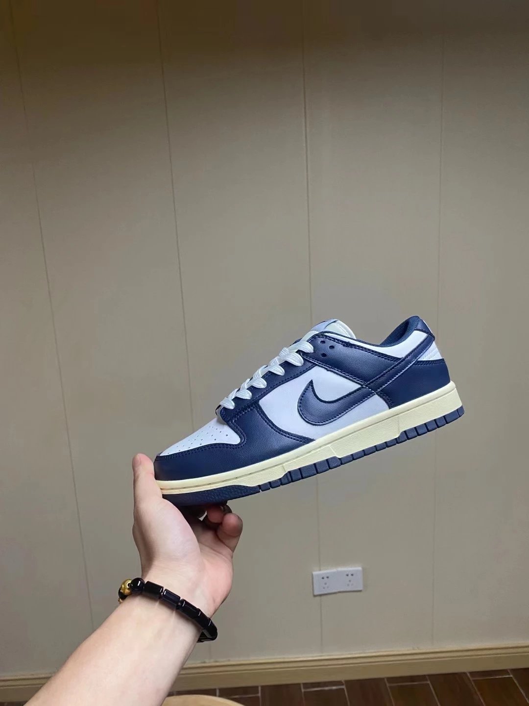 3 3