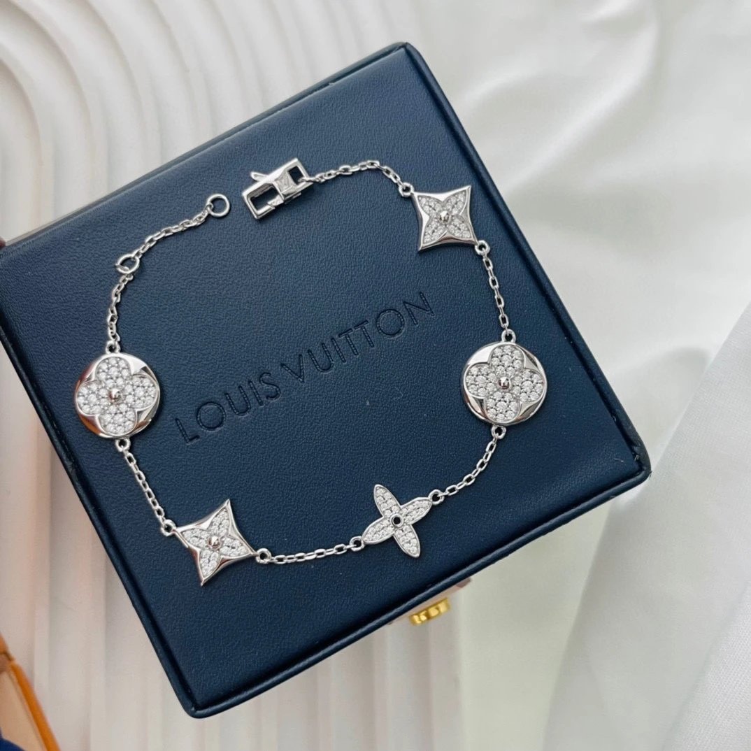 8 8