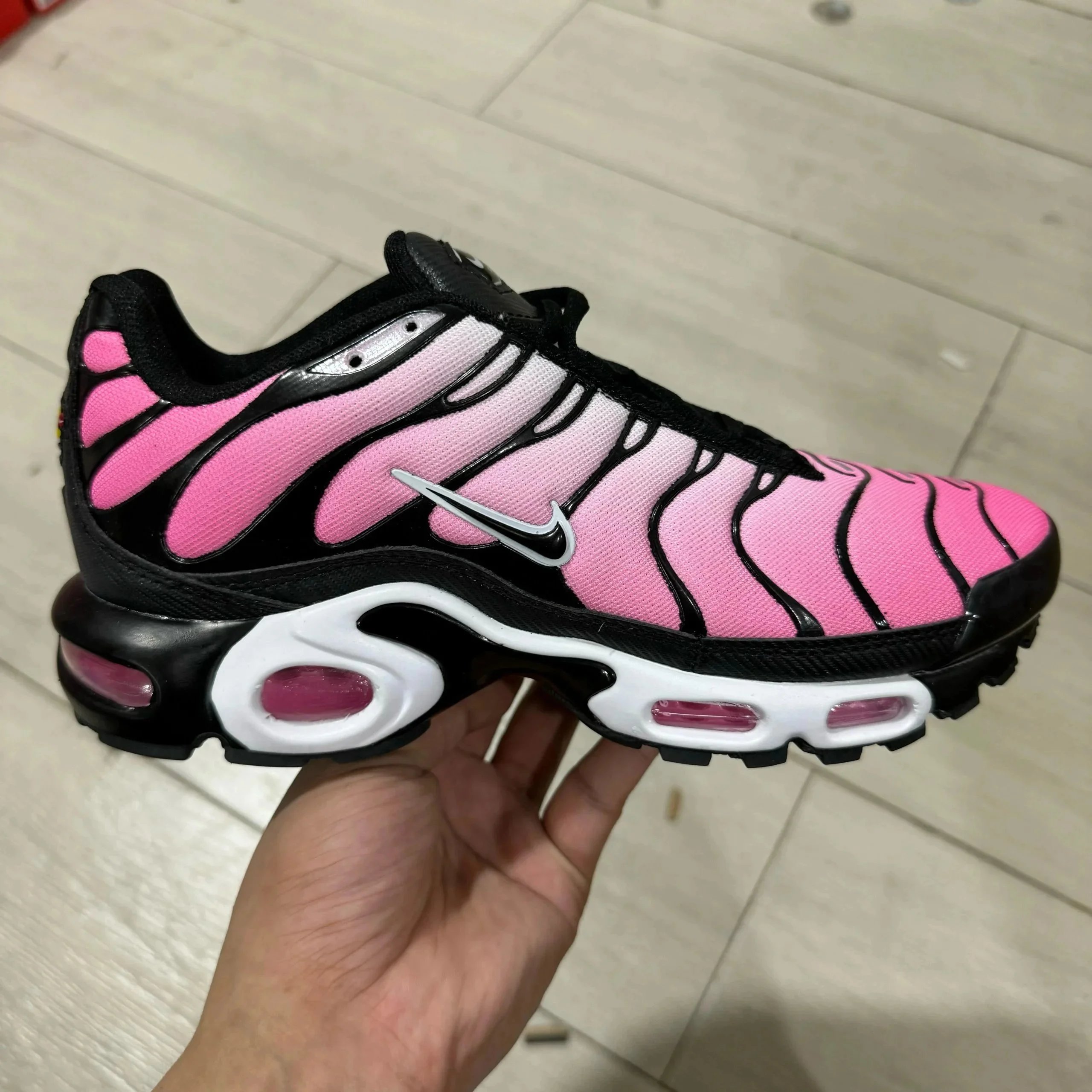 22粉色 22粉色