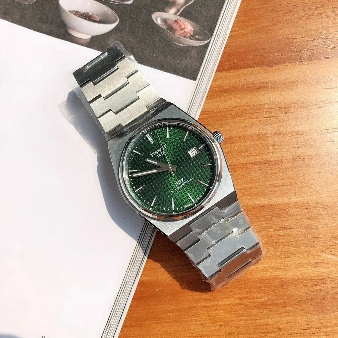 银绿色 银绿色