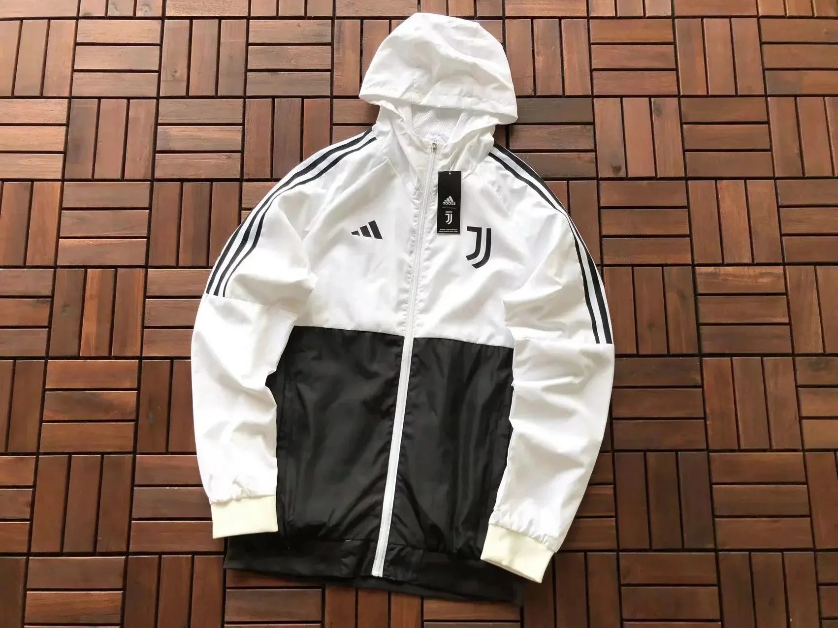 32 32