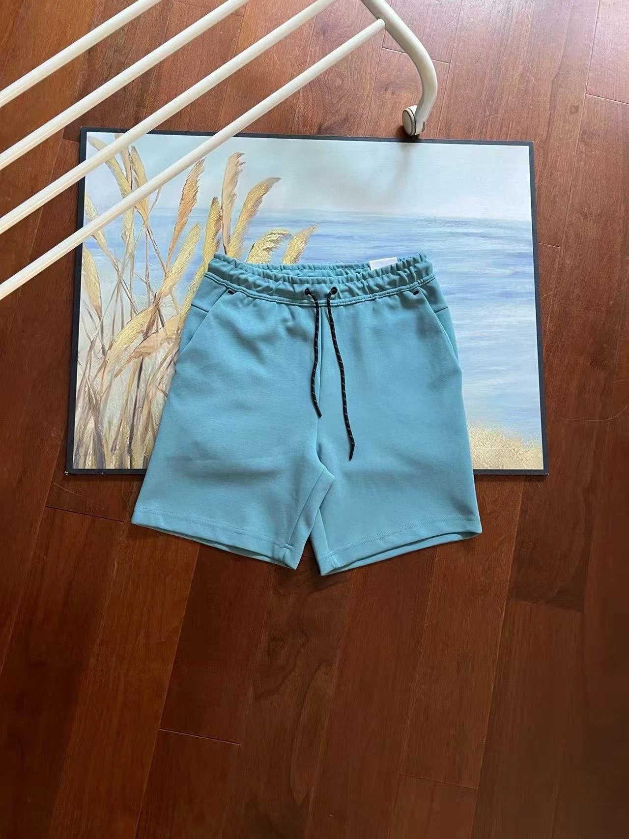 湖蓝色 湖蓝色