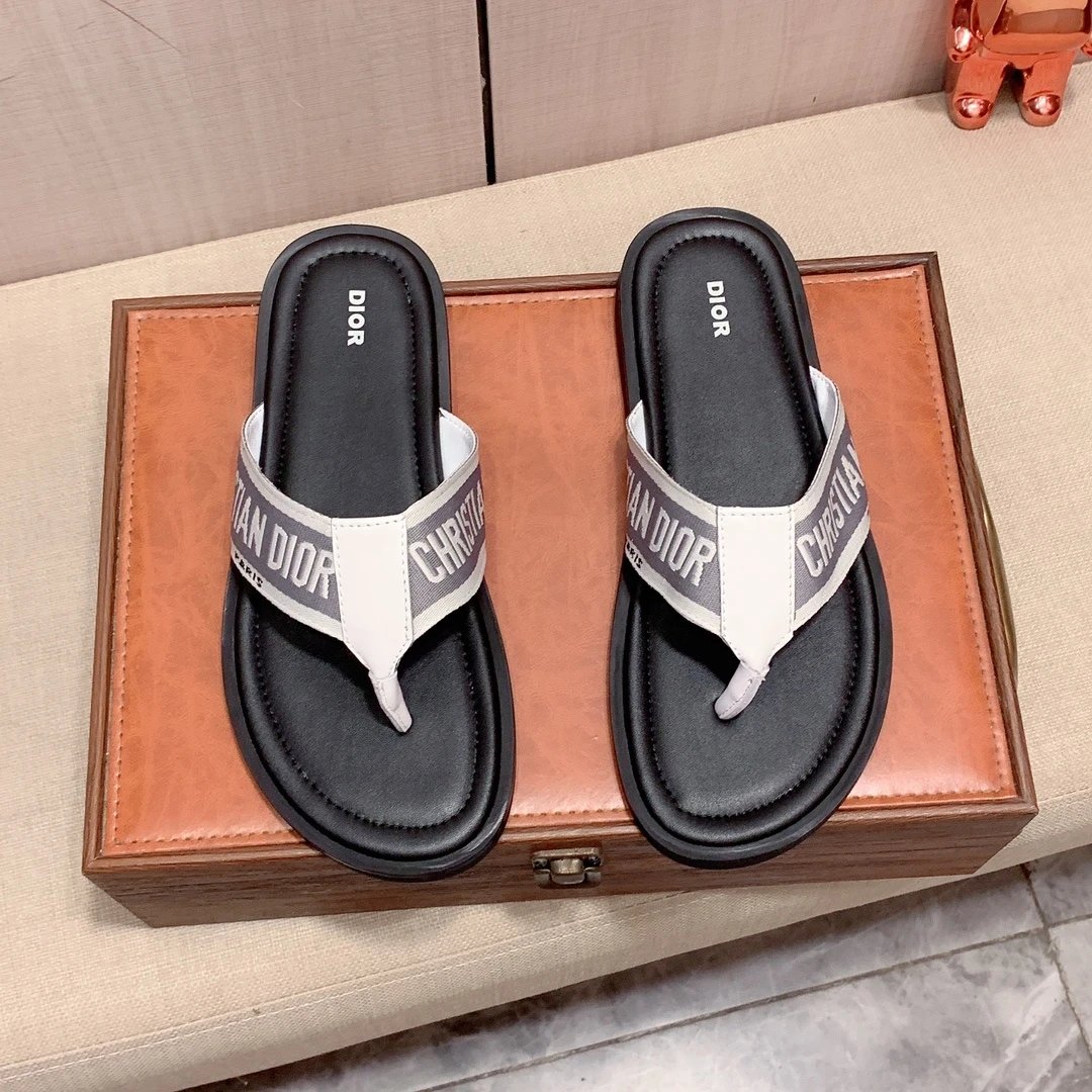 4 4