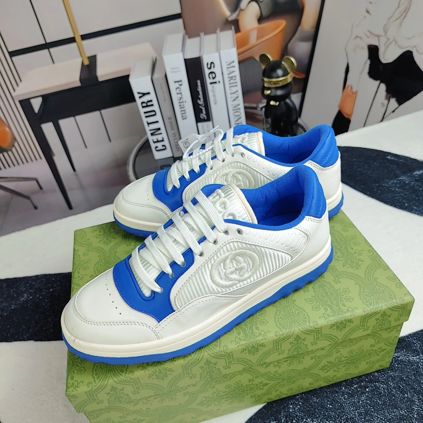 18 18