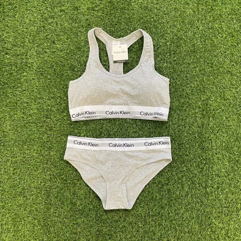 灰色 灰色