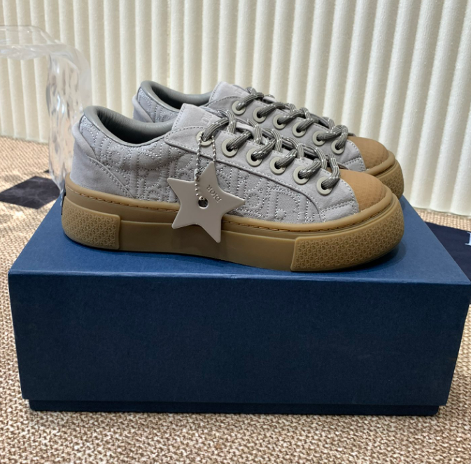4 4