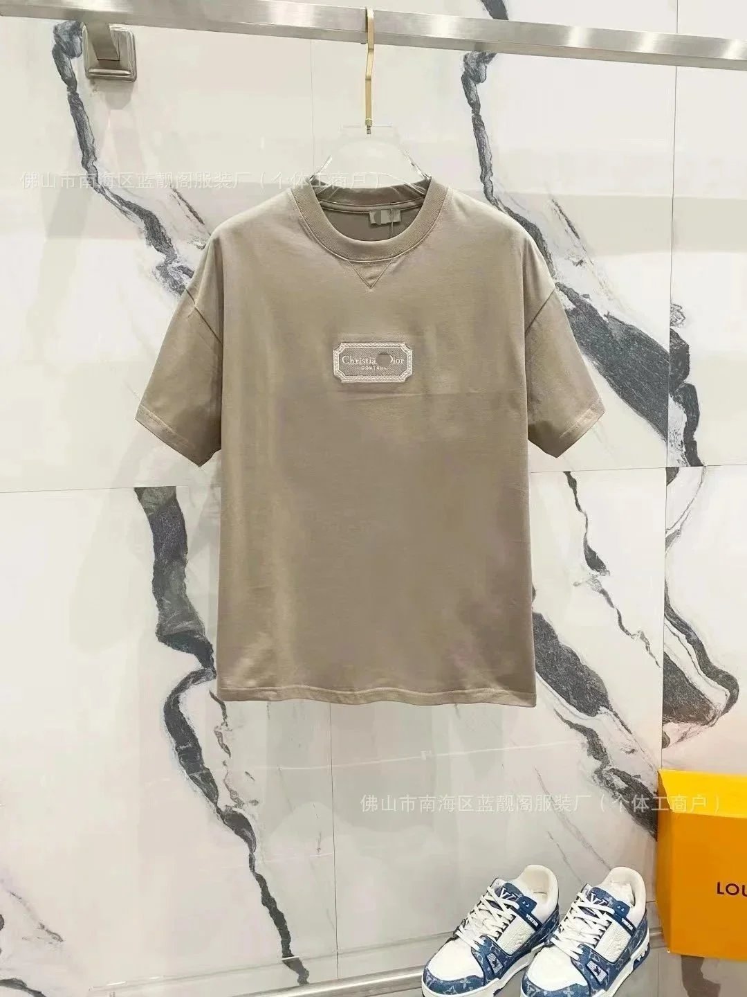 D02卡其色