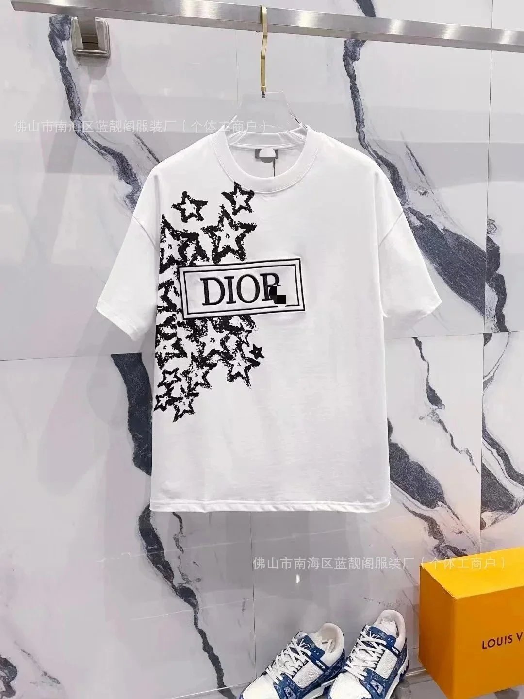 D09白色