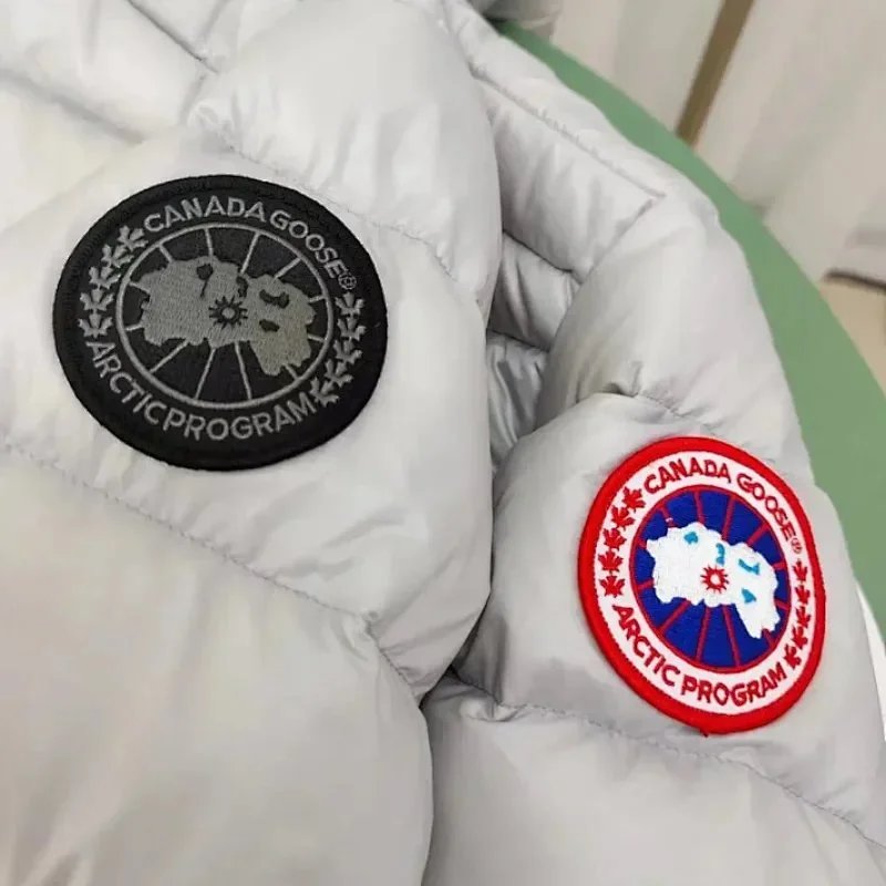 Canada goose白色-红色袖标 Canada goose白色-红色袖标