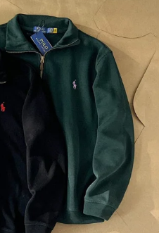 墨绿色