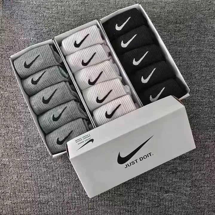 5双灰色短筒袜