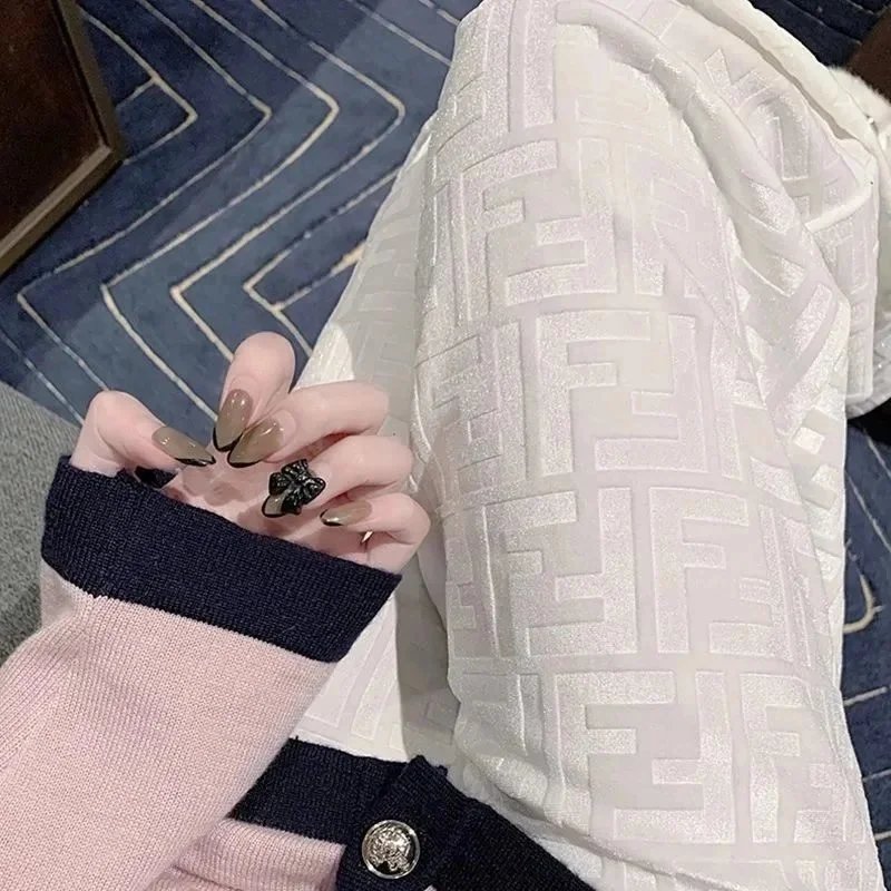 白色 白色