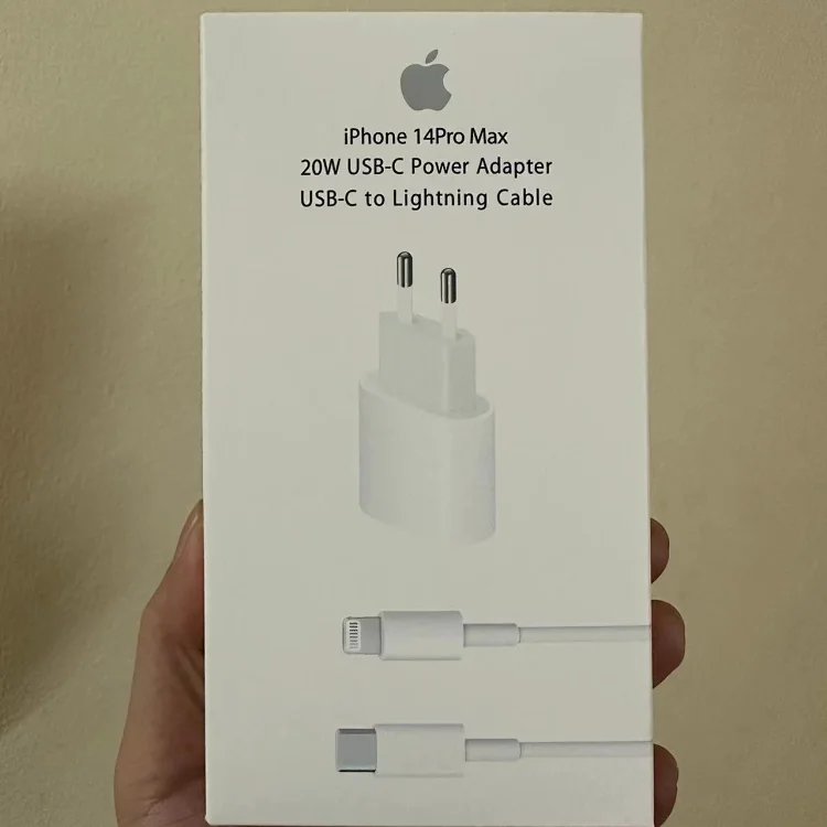 1 meter USB-C to Lightning Cable 1 meter USB-C to Lightning Cable
