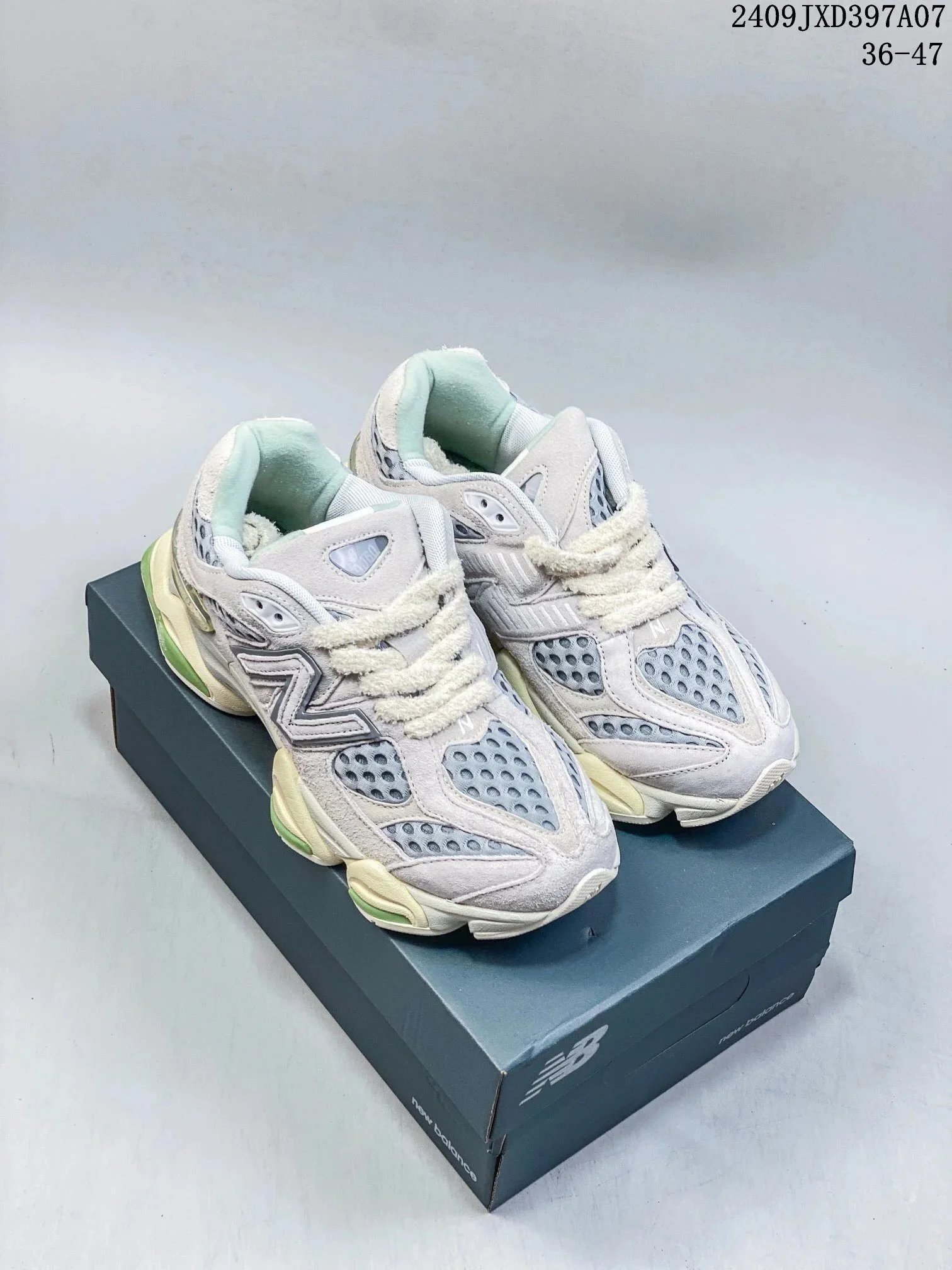 9 9