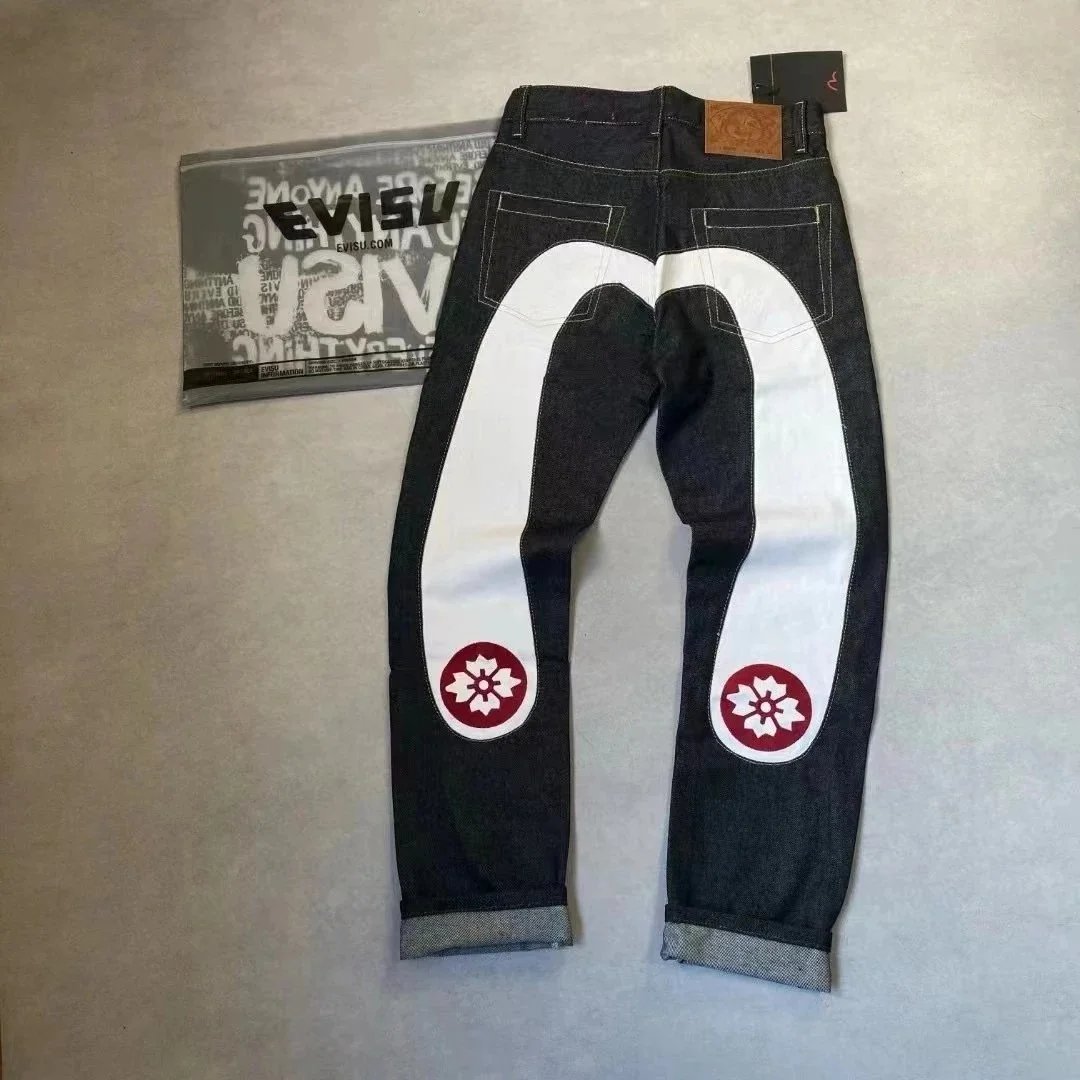 3 3