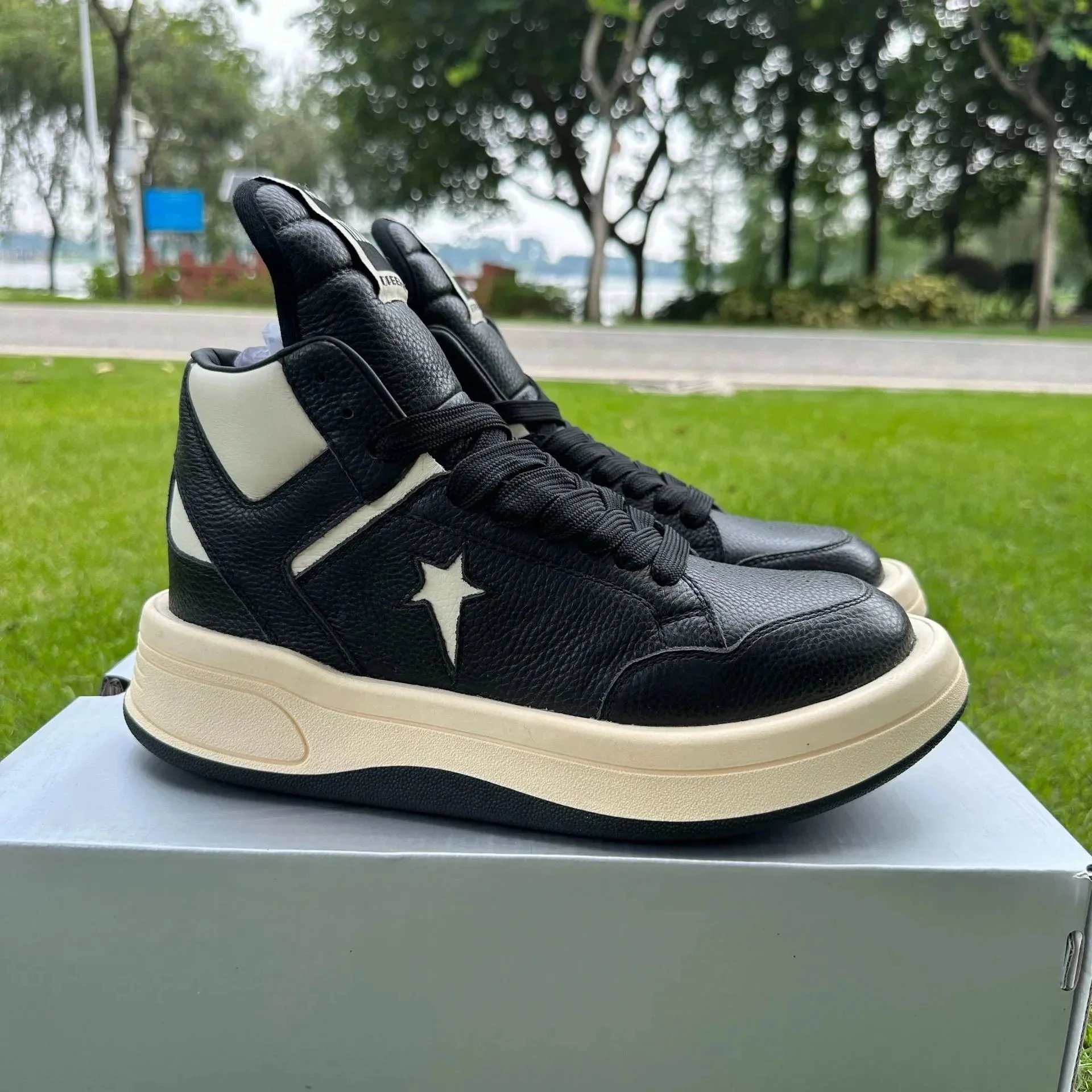 10 black 10 black