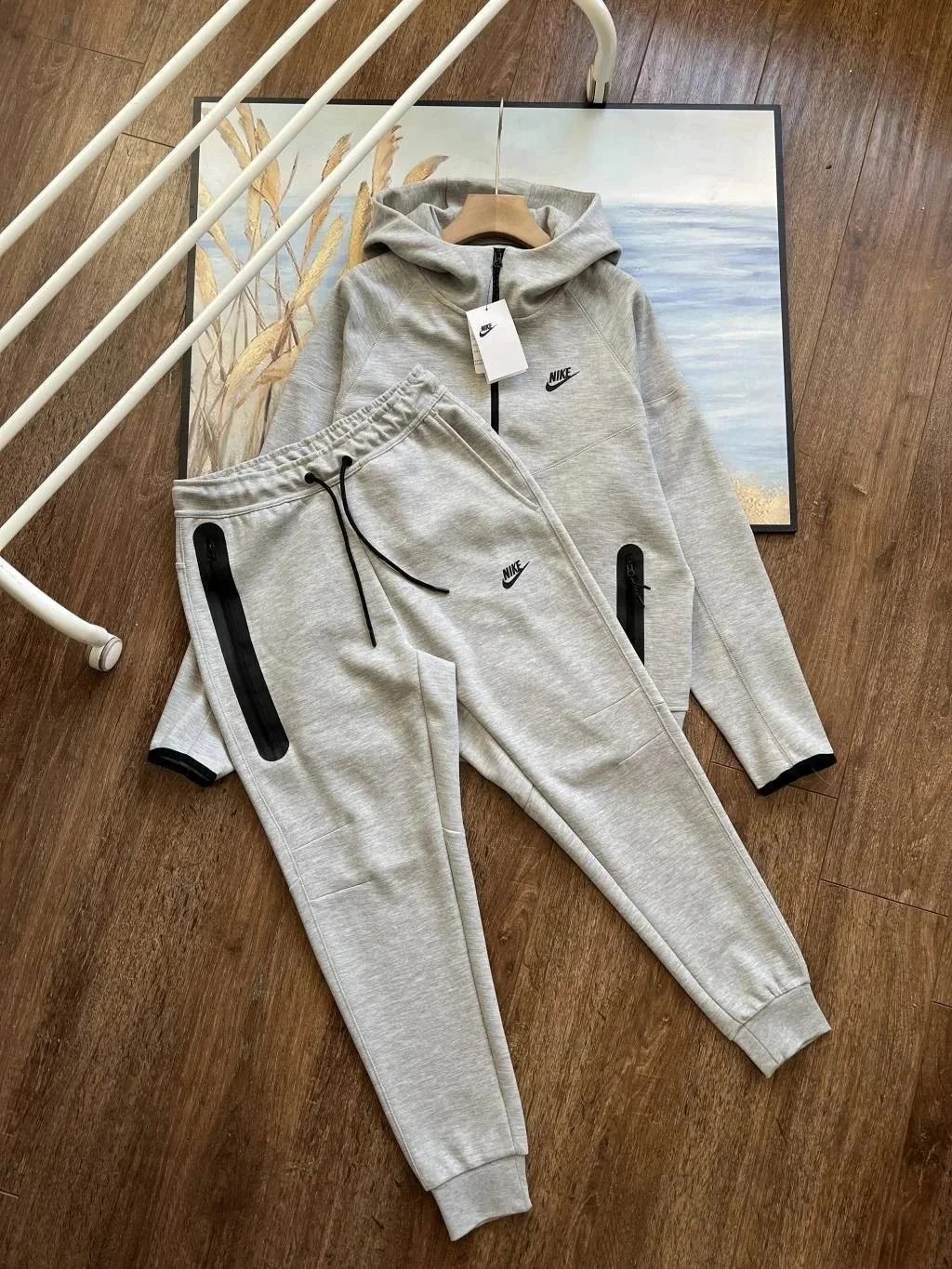 32 32