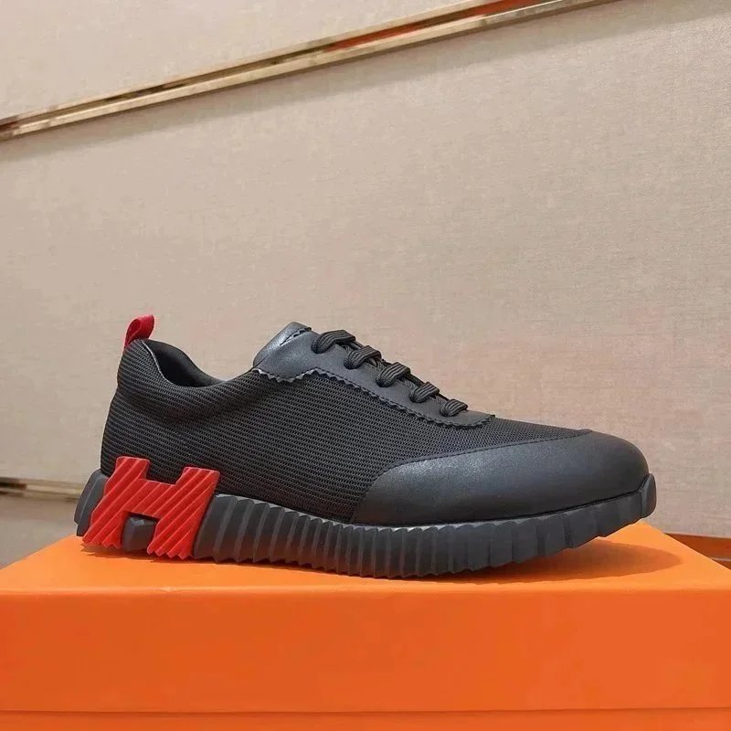 黑色 皮 红字 黑色 皮 红字