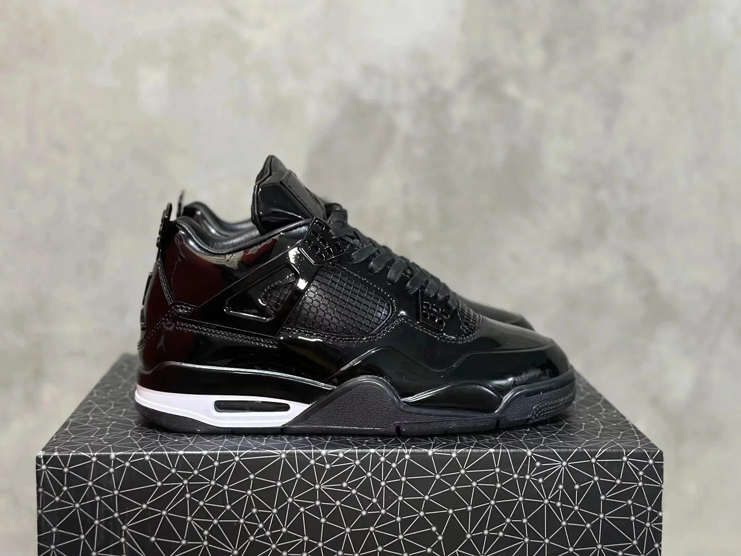 A40-AJ4纯原品质-KAWS黑色 A40-AJ4纯原品质-KAWS黑色