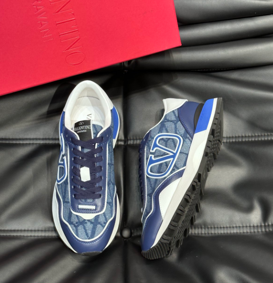 3 3