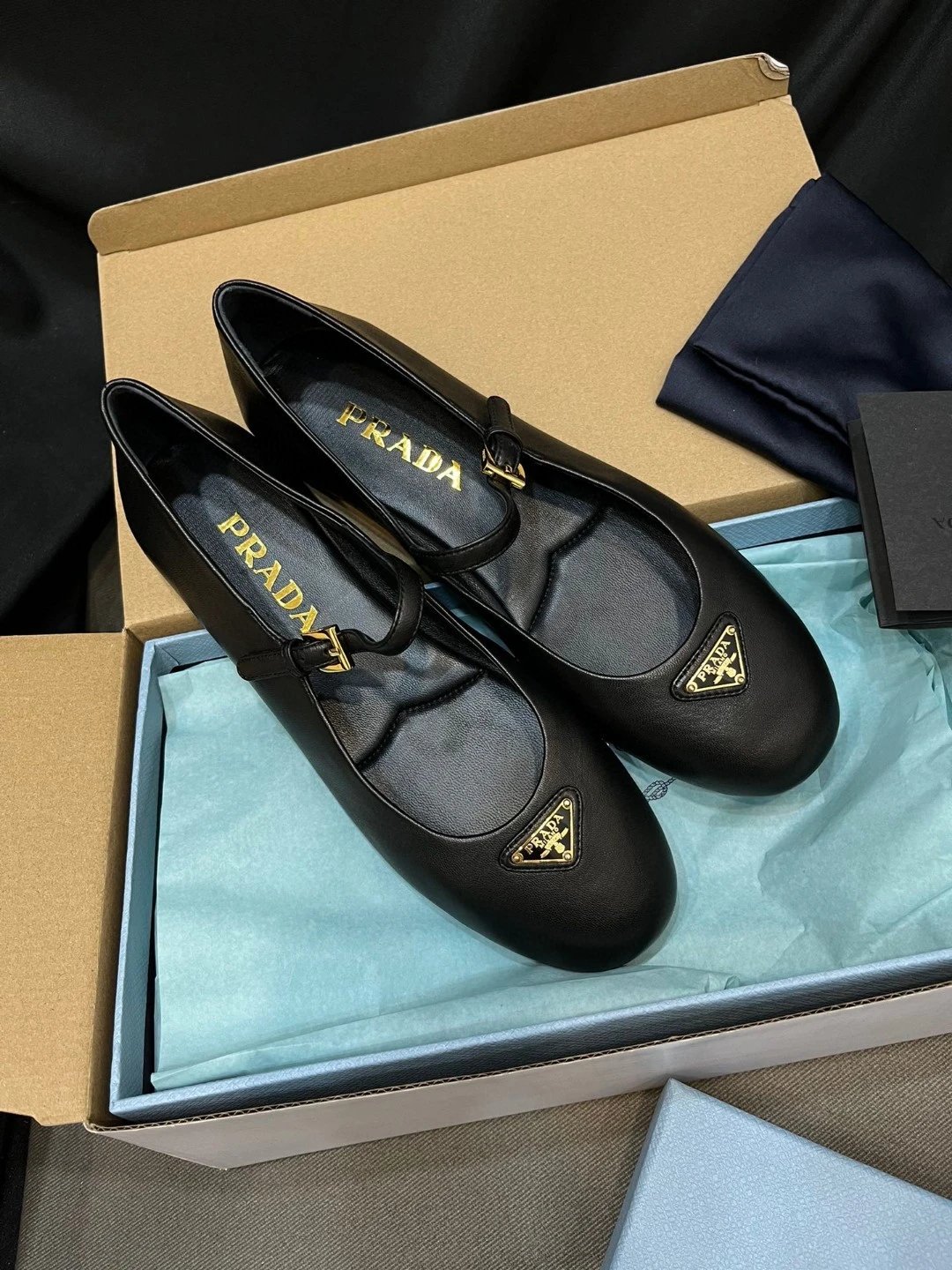 黑色 黑色