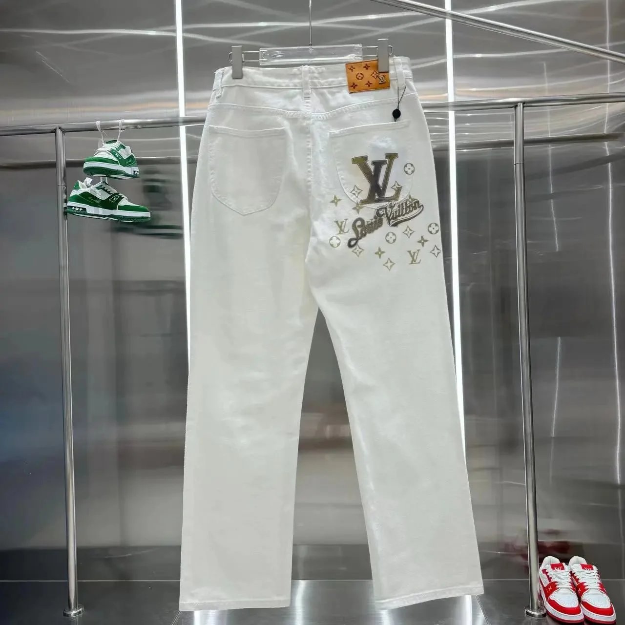 6 6