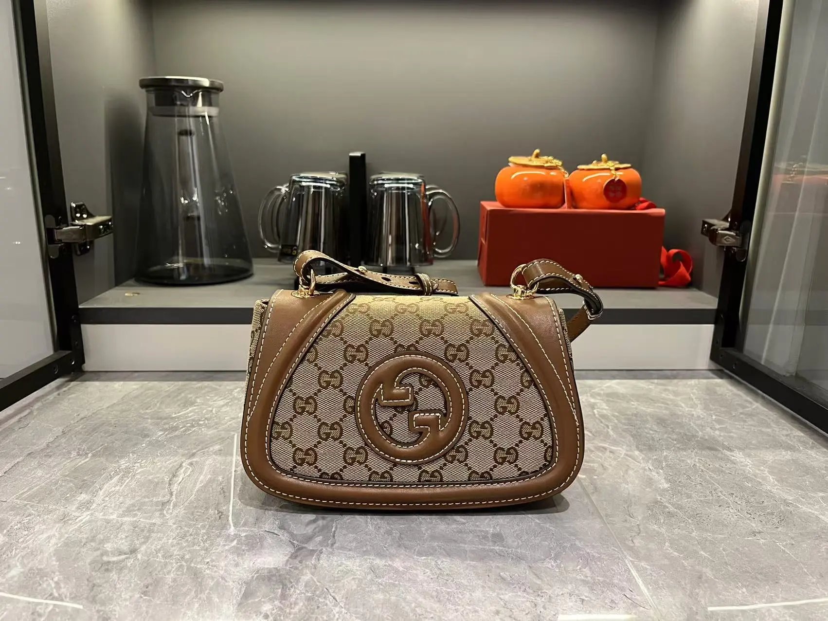 6 6