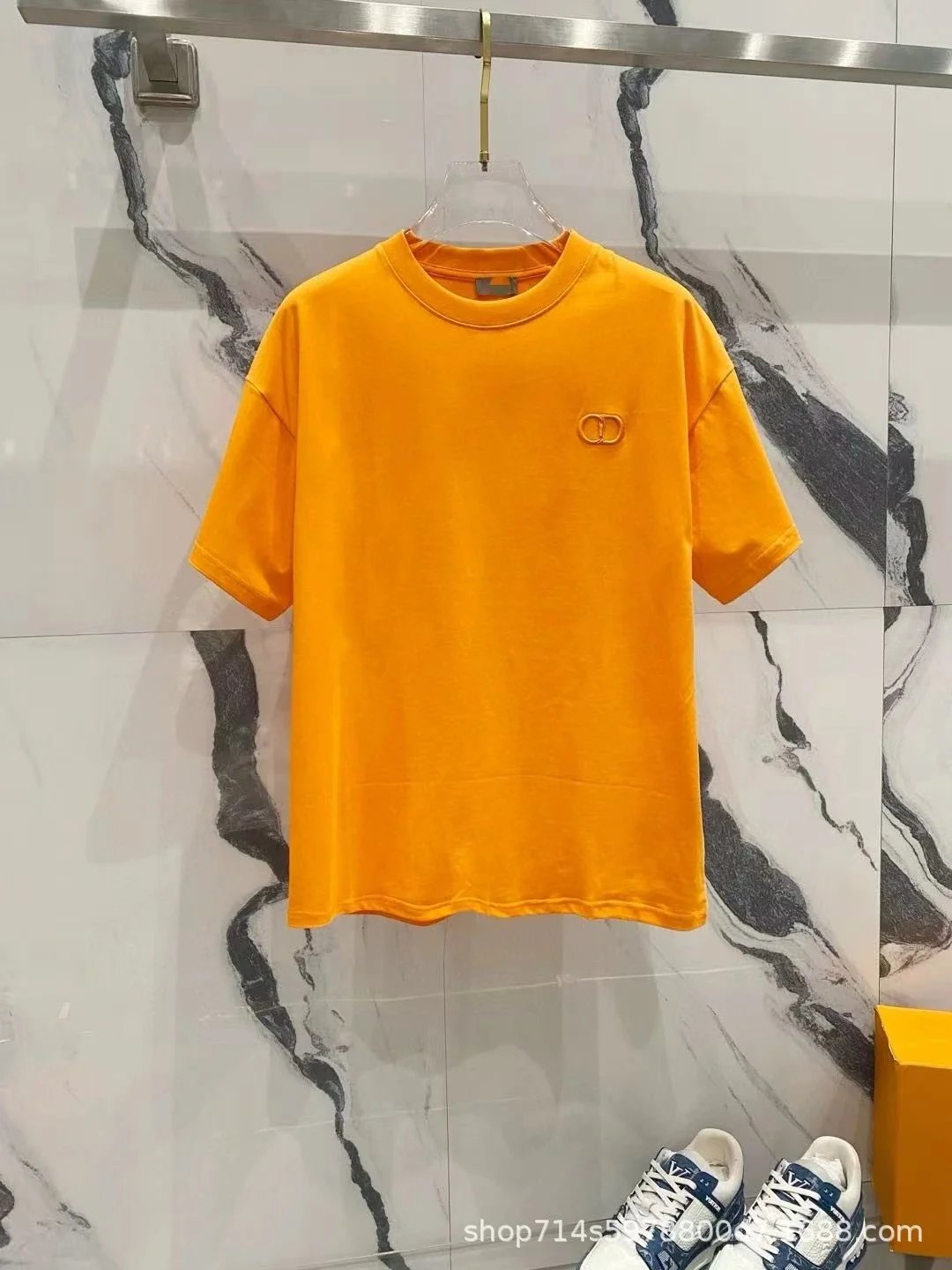 32 32