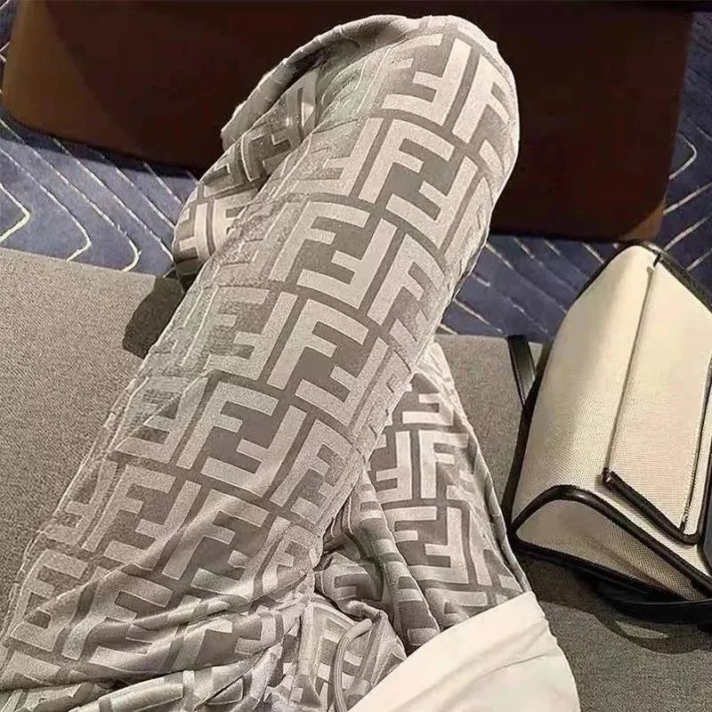 灰色 灰色