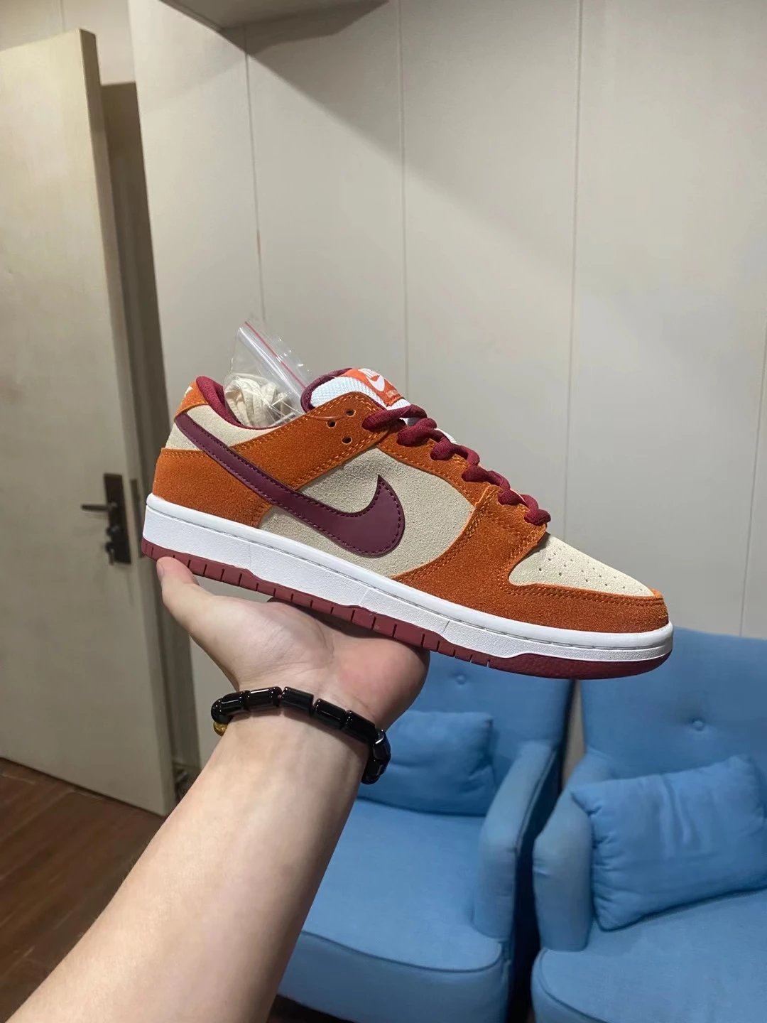 25 25