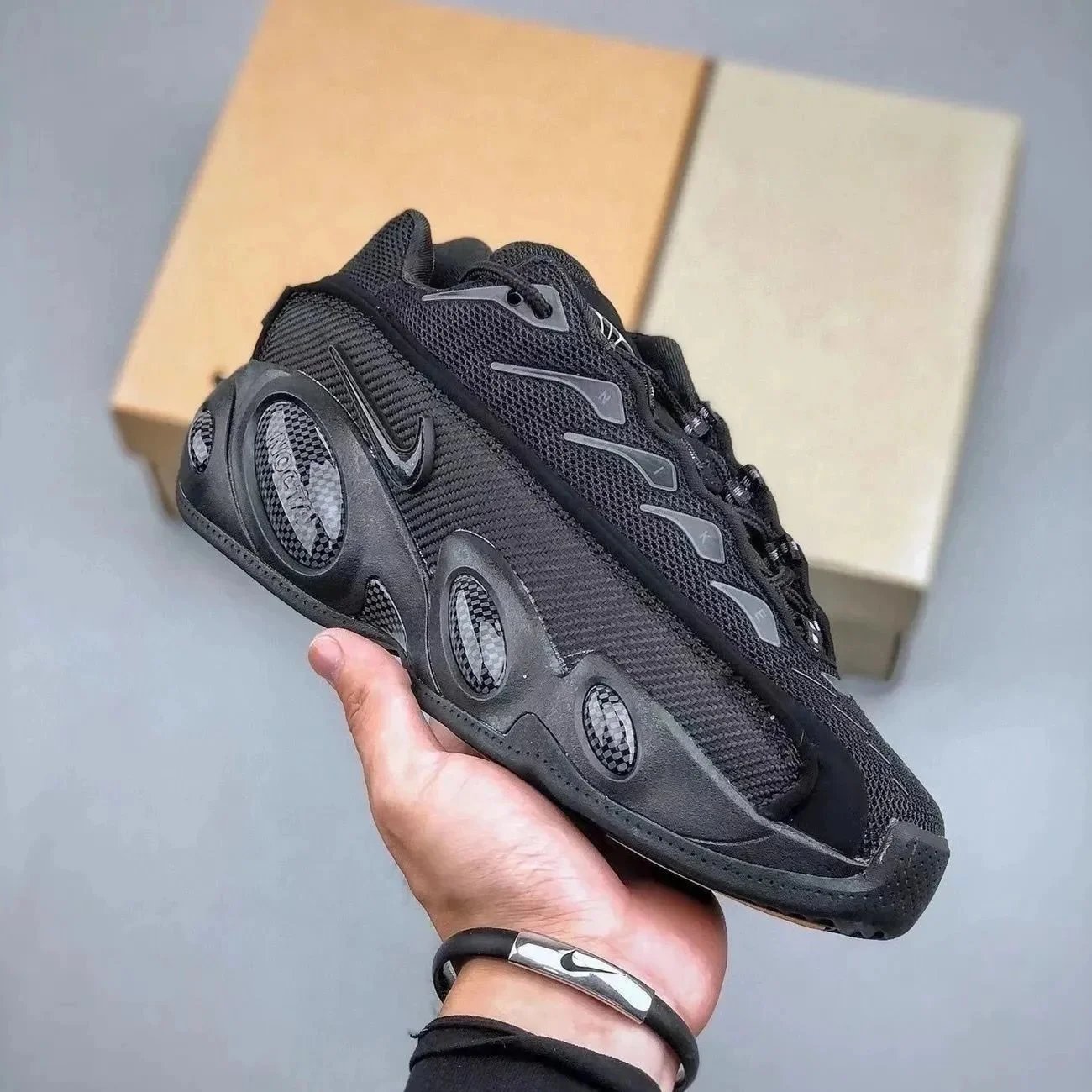 18 18