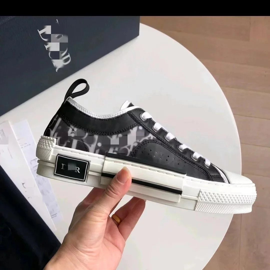Low-top black Low-top black