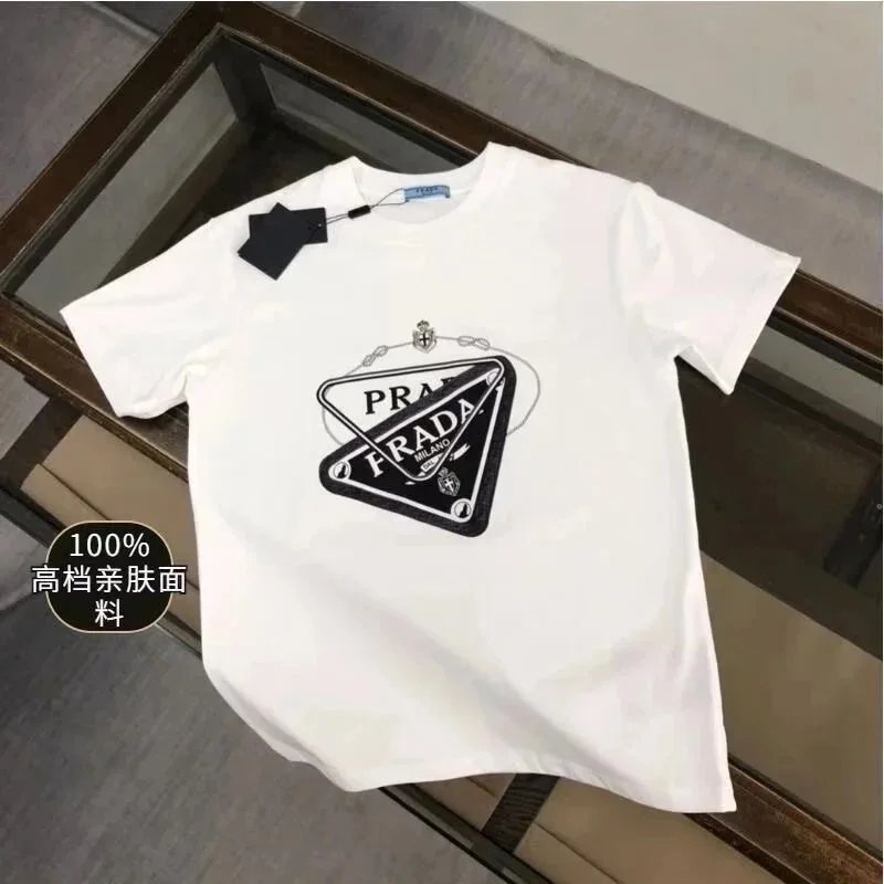 19 White (with triangular patch pockets) 19 White (with triangular patch pockets)