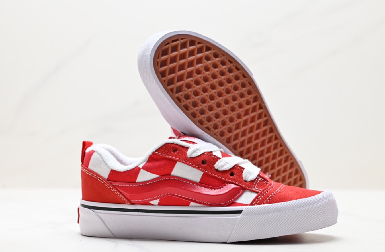 3 3