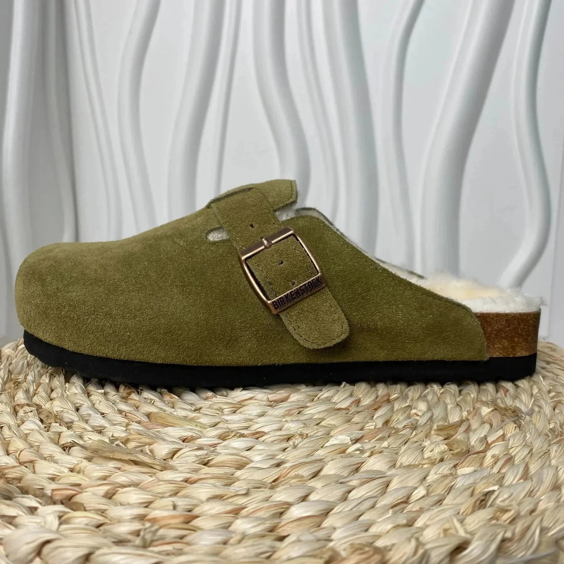 绿卡其绒面加绒 拖鞋 绿卡其绒面加绒 拖鞋