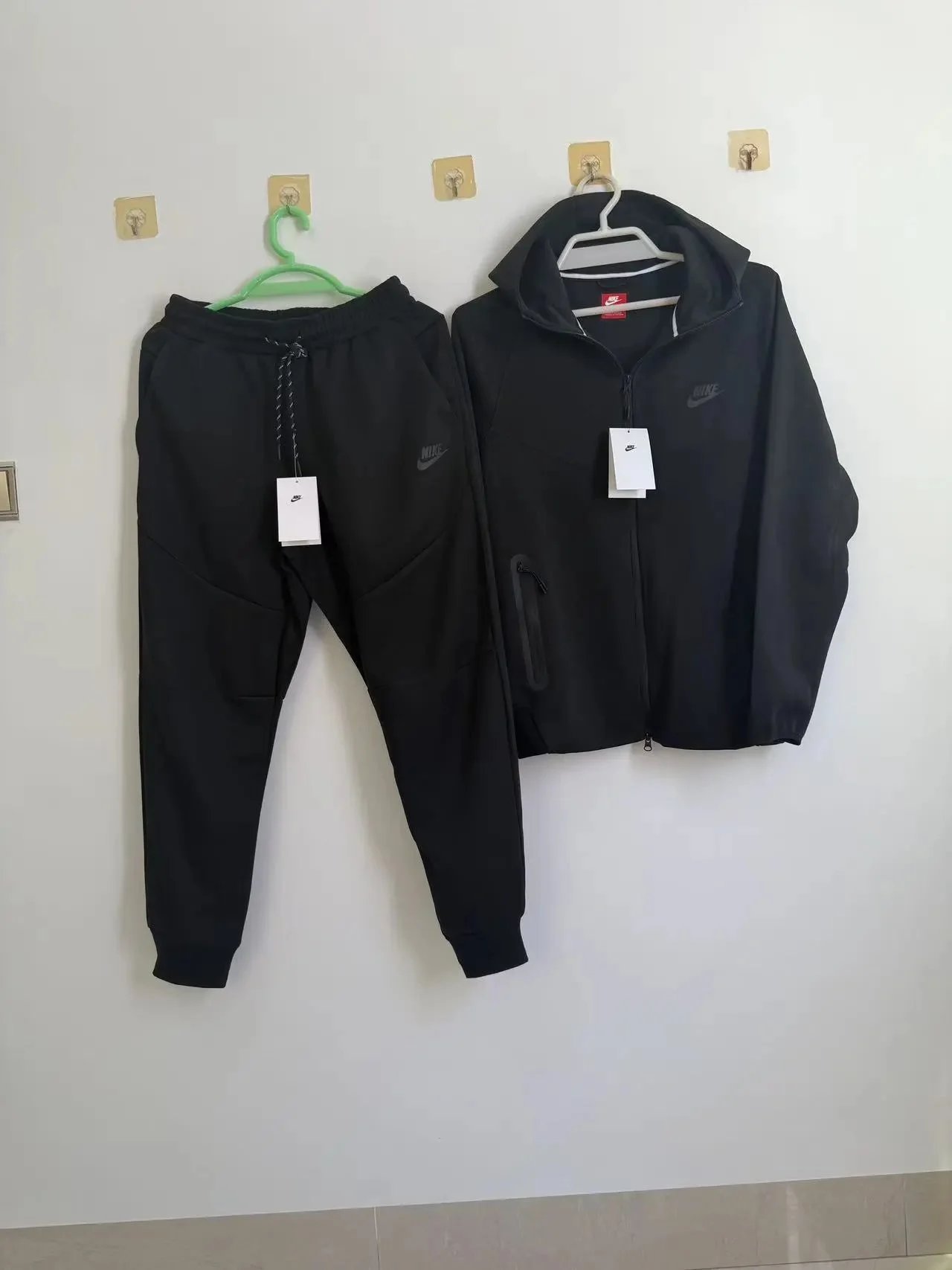 黑色卫衣套装 黑色卫衣套装