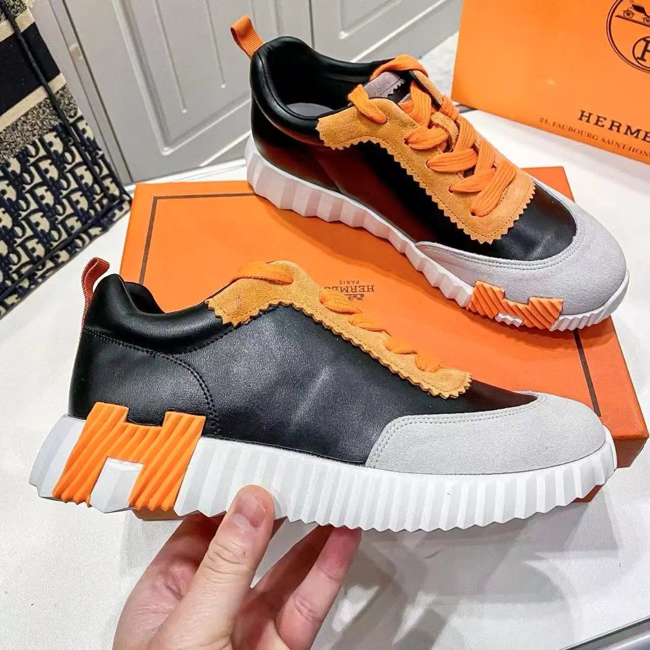 黑灰 橙字 黑灰 橙字
