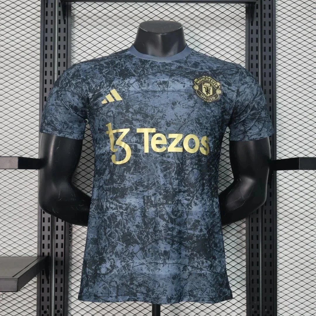 010934081 Manchester United co-branded black and gray 010934081 Manchester United co-branded black and gray