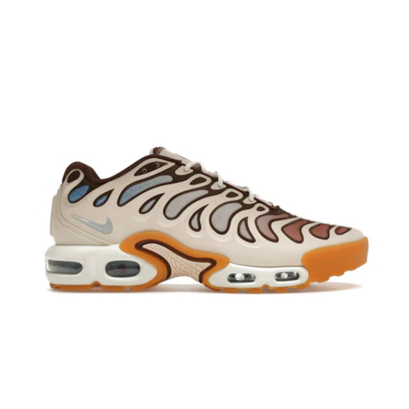 3 3